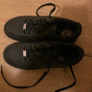 Black air forces size 6.5